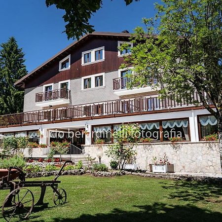 Hotel Edelweiss Pescasseroli Esterno foto