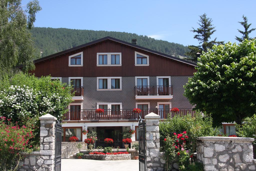 Hotel Edelweiss Pescasseroli Esterno foto