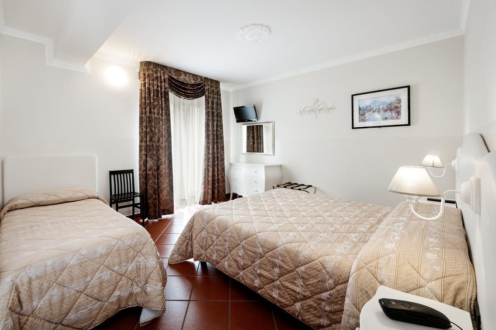 Hotel Edelweiss Pescasseroli Esterno foto